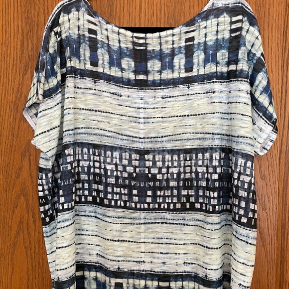 Women's Plus Top - Picture 3 of 3